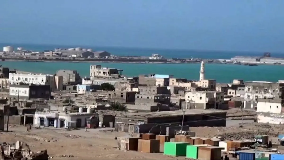 حمله موشکی به بندر «المخاء» در غرب یمن