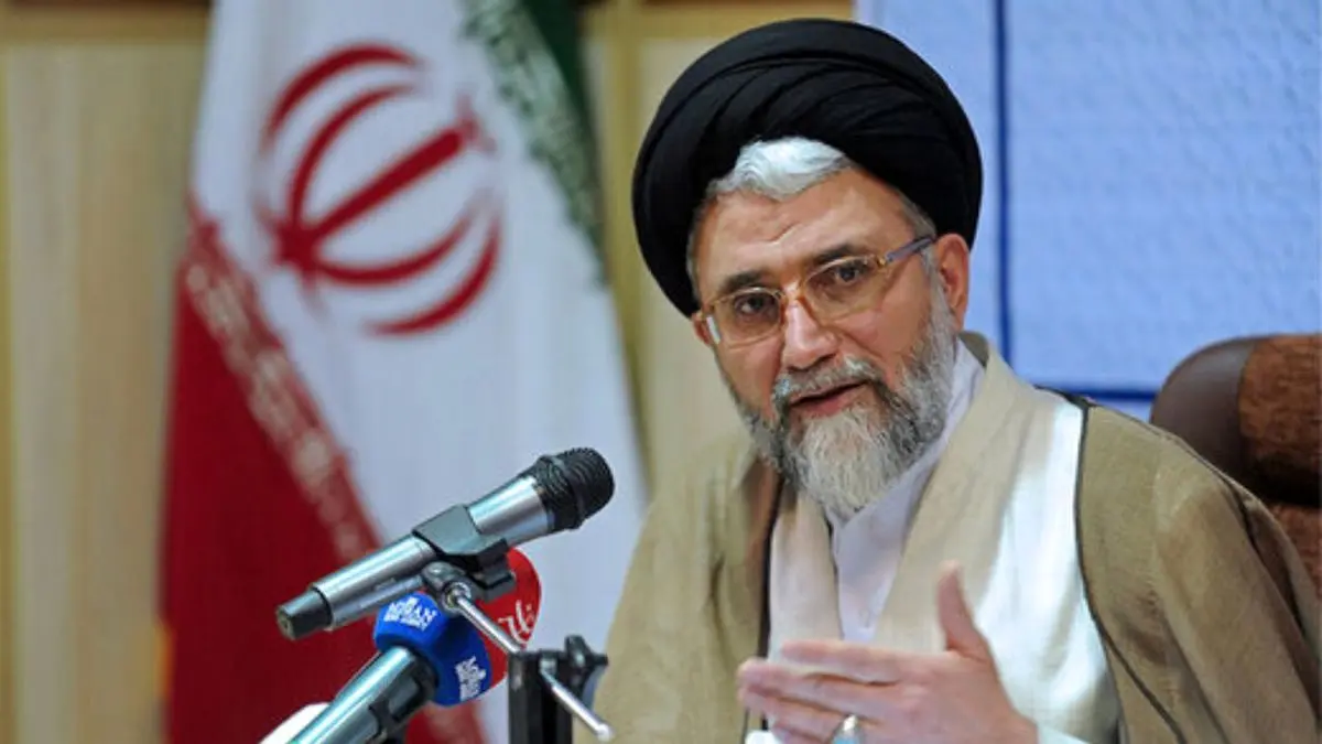 وزیر اطلاعات به قم رفت/ آیت‌االه بوشهری: وزارت اطلاعات باید پرچمدار مبارزه با فساد باشد