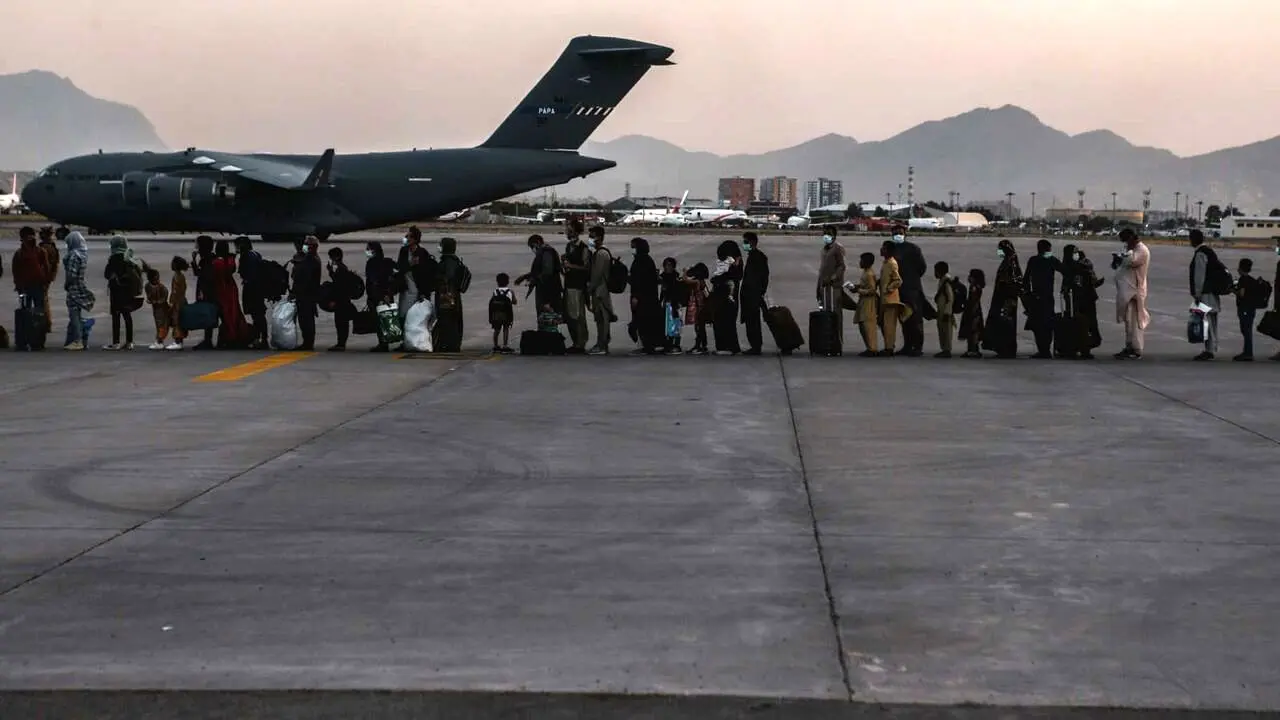 طالبان منتظر اشاره آمریکا برای کنترل کامل فرودگاه کابل