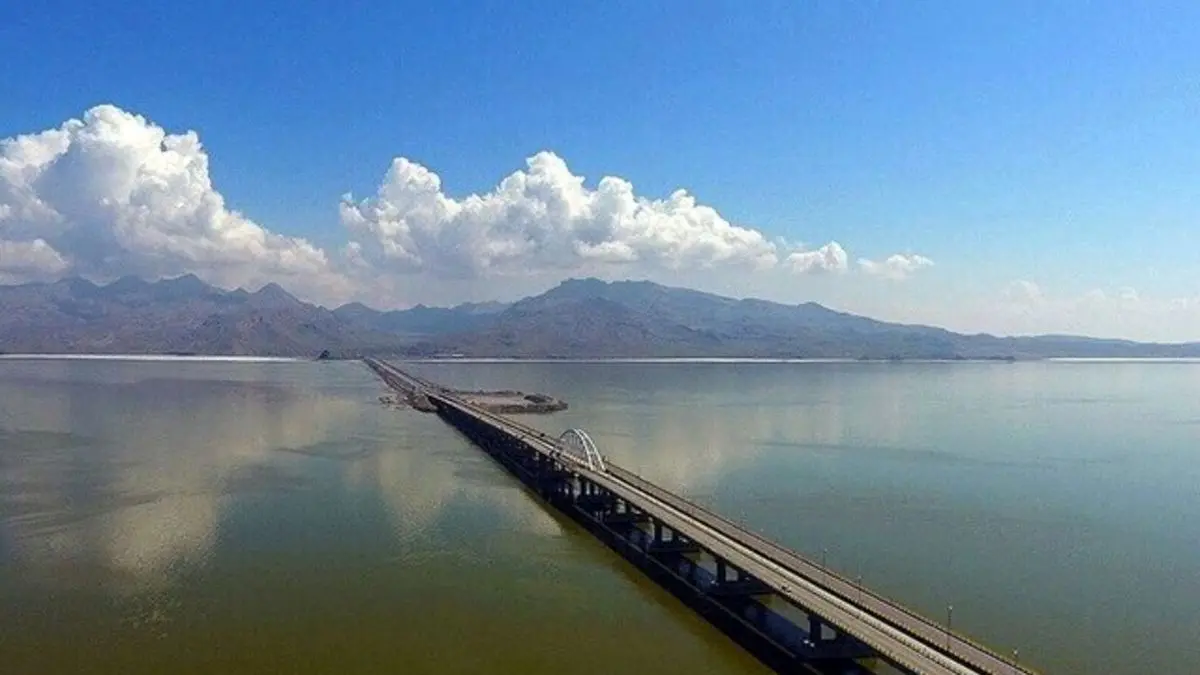 حجم آب دریاچه ارومیه 40 درصد کاهش یافته است