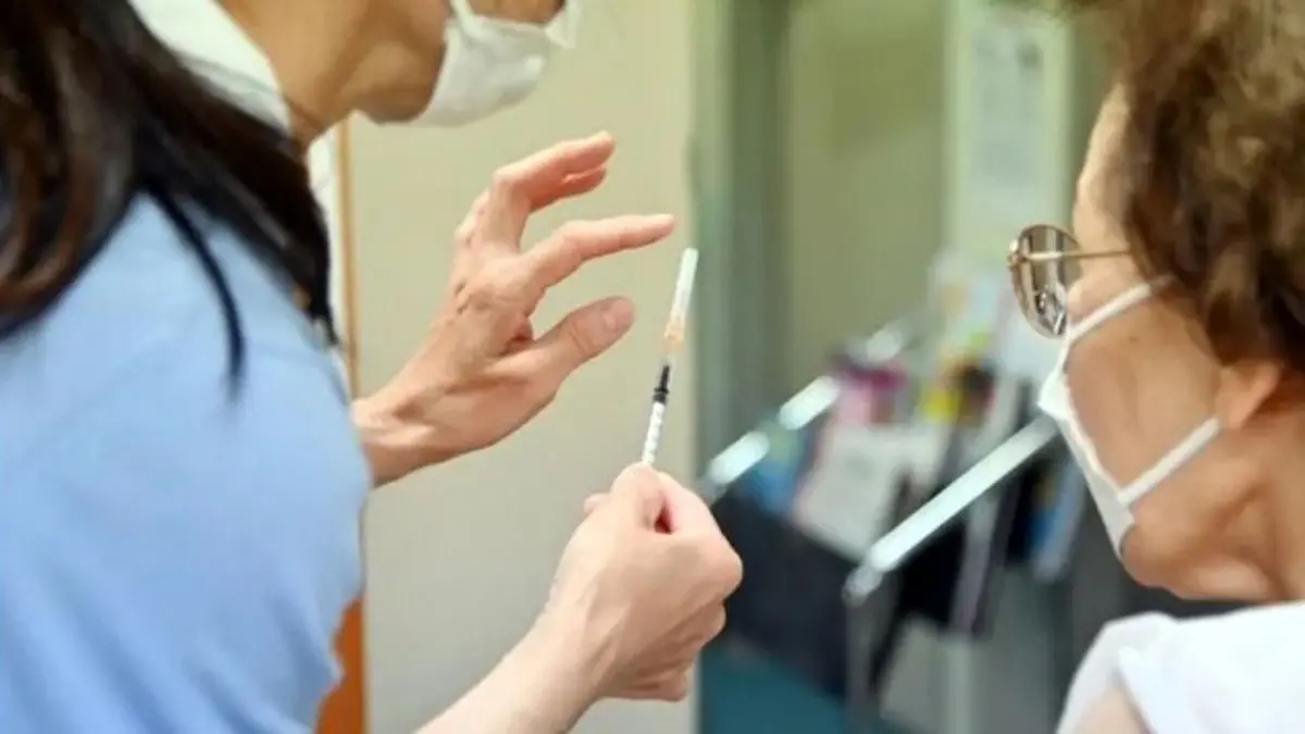 آغاز تزریق دُز تقویتی واکسن کرونا به سالمندان ژاپنی از 2022