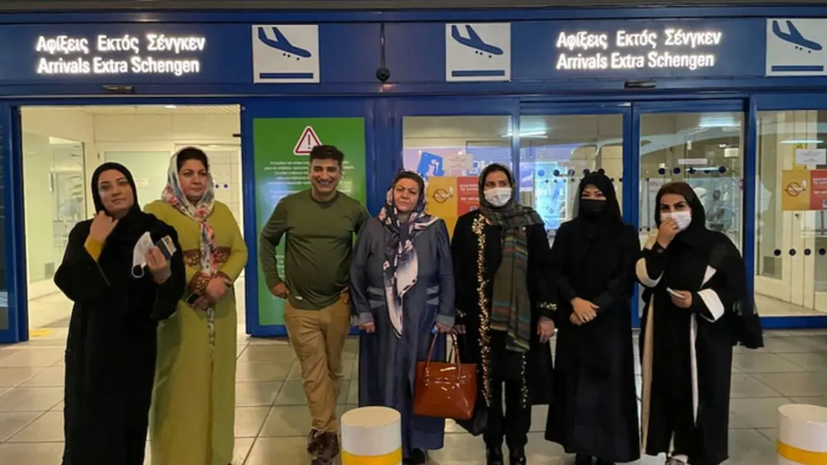 ایران به فرار نمایندگان زن مجلس افغانستان از دست طالبان کمک کرده / گروه 57 نفره زنان و خانواده هایشان از مشهد به گرجستان و سپس به یونان رفته اند