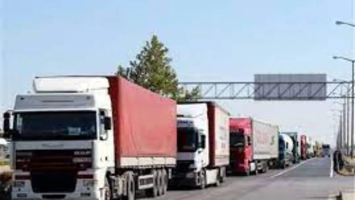 تردد بیش از 700 کامیون از مرز بازرگان در 24 ساعت
