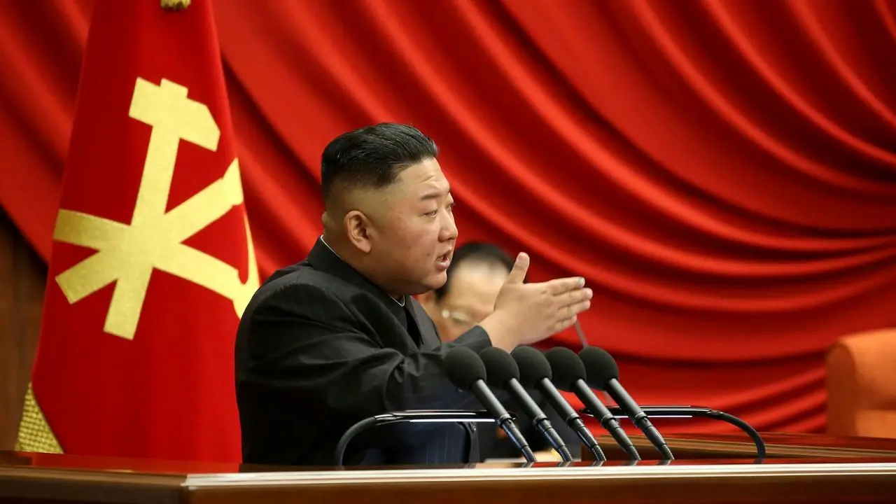 هزینه سنگین کرونا رهبر کره شمالی را به بازی‌های سیاسی وا داشته است