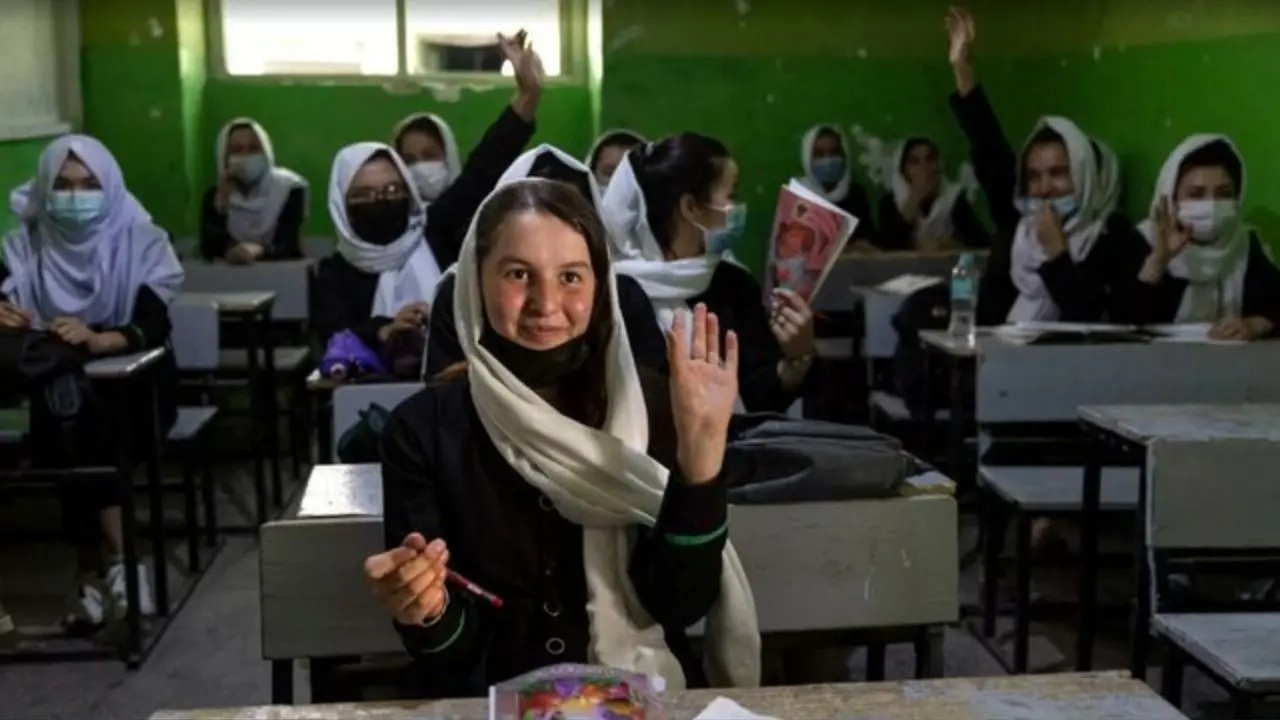 طالبان برای مجوز تحصیل دختران در مقطع راهنمایی قول داده/یک میلیون کودک افغان در خطر مرگ