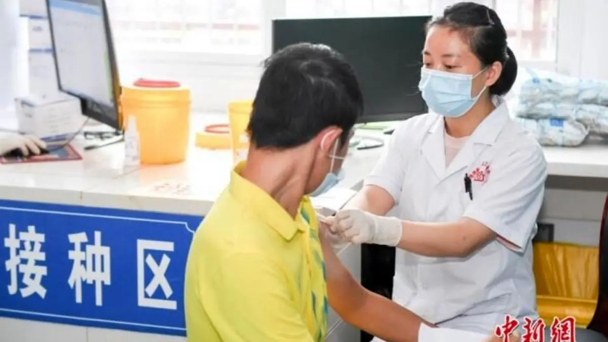 تزریق دز سوم واکسن کرونا در چین آغاز شد
