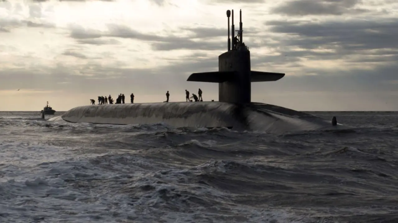 ویدئو| زیردریایی اتمی آمریکا در چین دچار حادثه شد