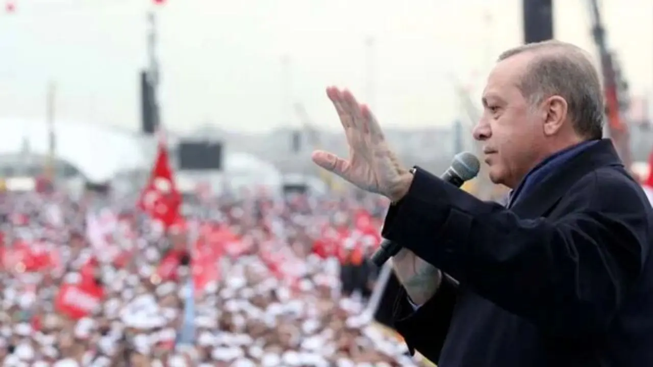 ویدئو| زمین خوردن خنده‌دار اردوغان از روی اسب