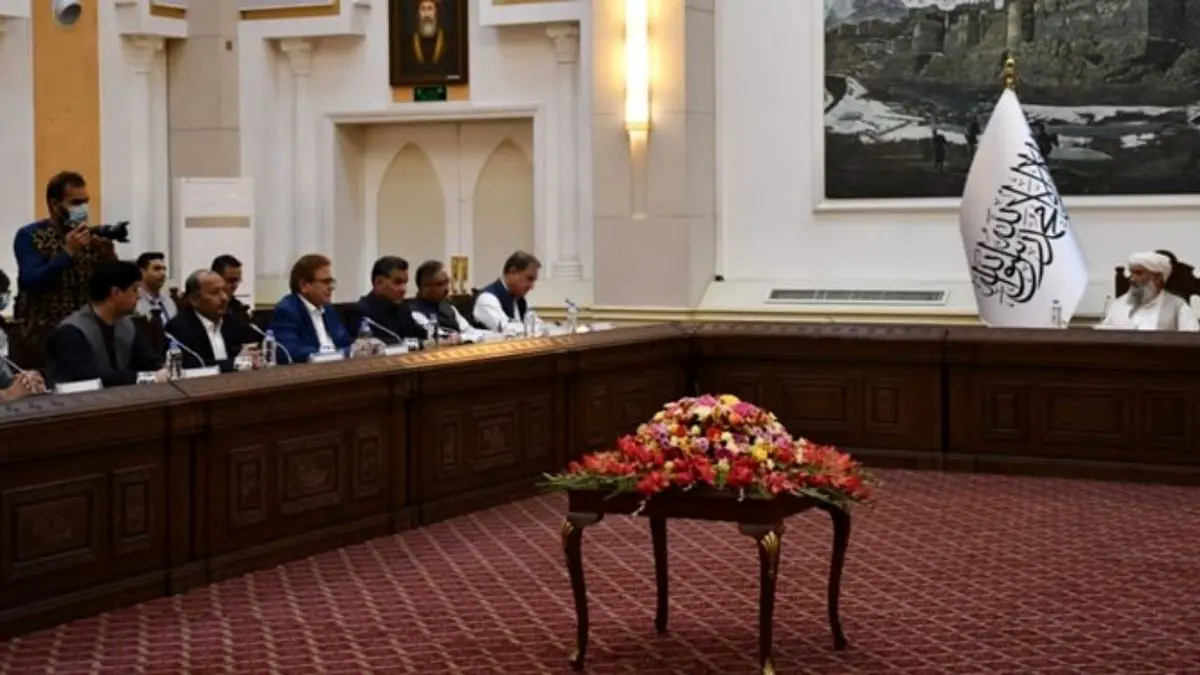 وزیر خارجه پاکستان با نخست وزیر طالبان دیدار کرد