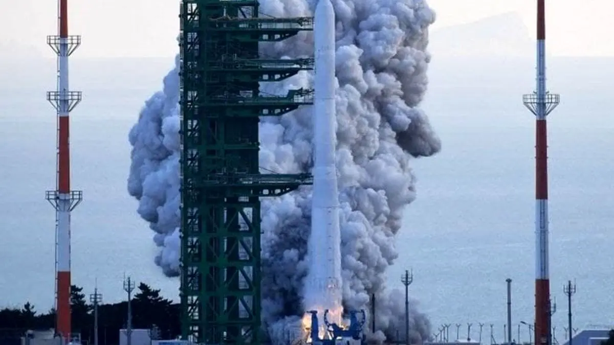 کره جنوبی اولین موشک ساخت خود را با موفقیت به فضا پرتاب کرد