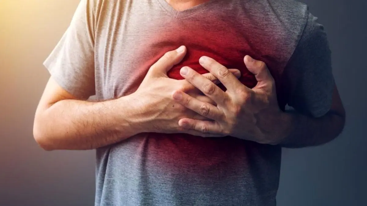 افزایش یا کاهش فشارخون از عوارض کرونا بر قلب است