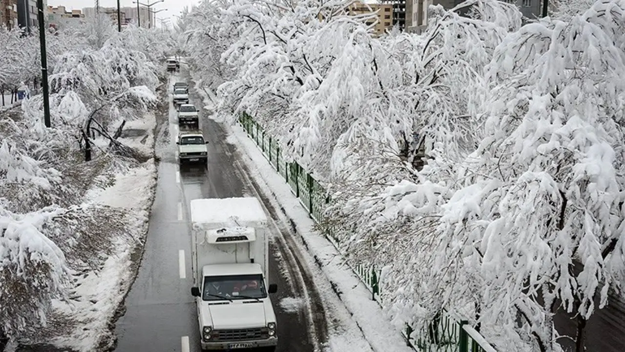 کاهش دما تا 10 درجه در نوار شمالی کشور/بارش برف در ارتفاعات برخی استان‌ها