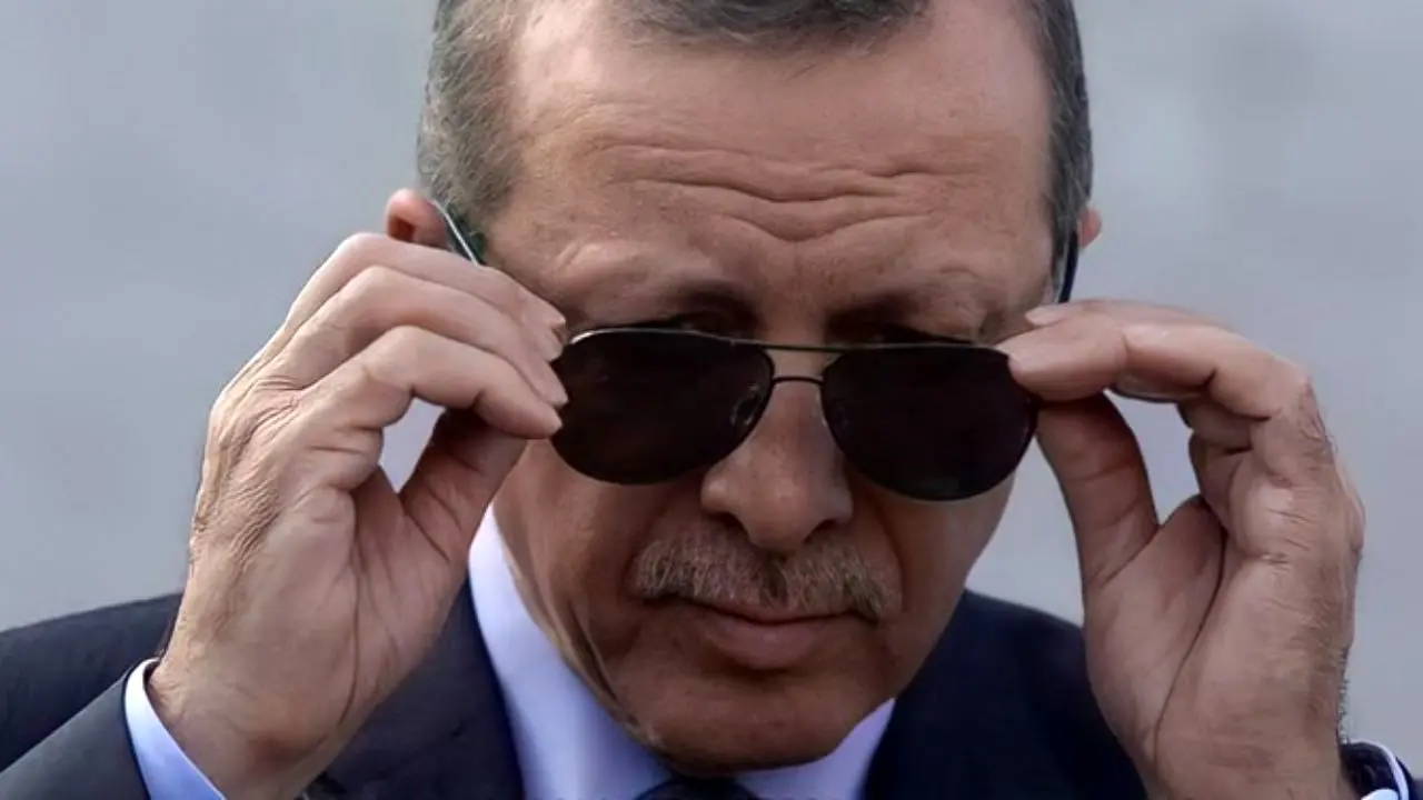 سقوط ادامه‌دار ارزش پول ترکیه/ ارزش لیر به پایین‌ترین میزان در تاریخ خود رسید