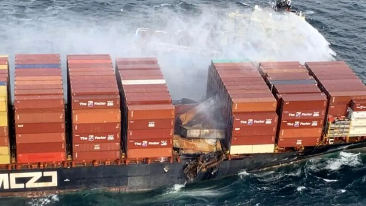 سقوط بیش از 100 کانتینر از کشتی اسراییلی در نزدیکی ساحل بریتیش کلمبیا