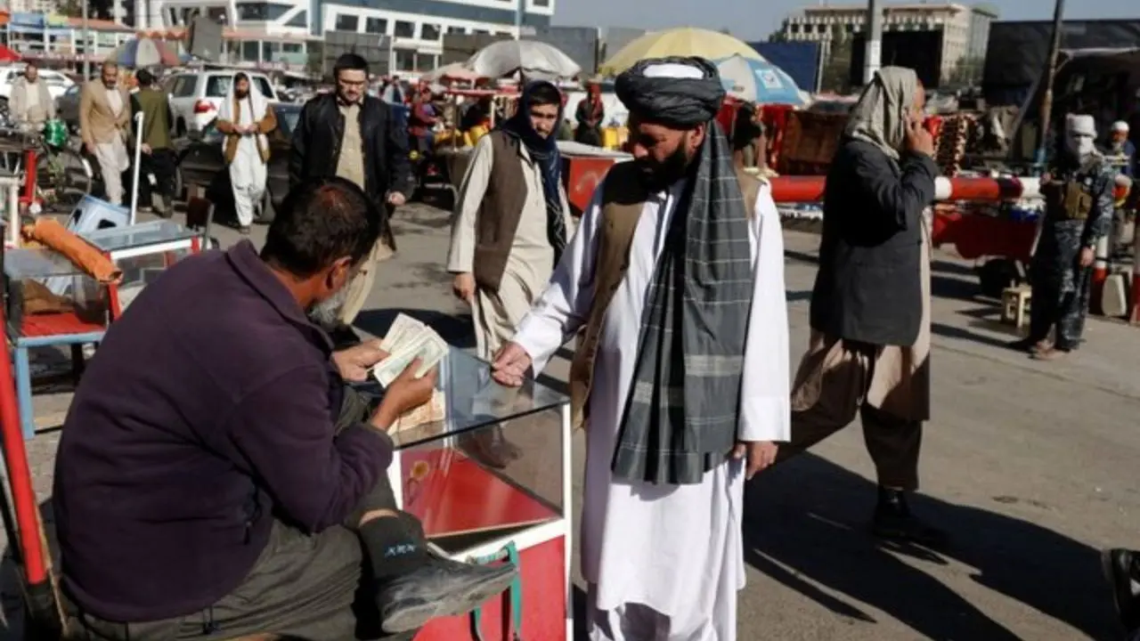 طالبان استفاده از ارز خارجی را در افغانستان ممنوع کرد
