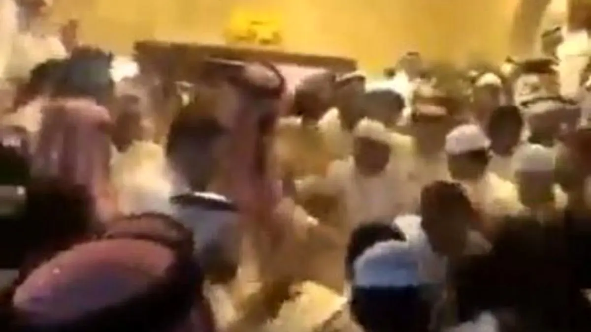 نماینده پارلمان کویت زیر دست‌وپای تبریک‌گویندگان غش کرد