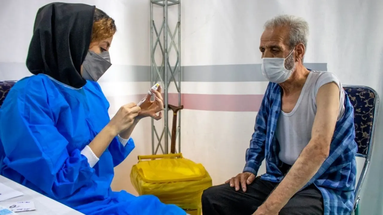 پناهندگان در ایران واکسینه می شوند/ورود یک میلیون و 600 هزار دُز واکسن برای اتباع خارجی