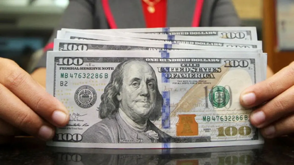 تثبیت بهای دلار و یورو در صرافی‌های بانکی