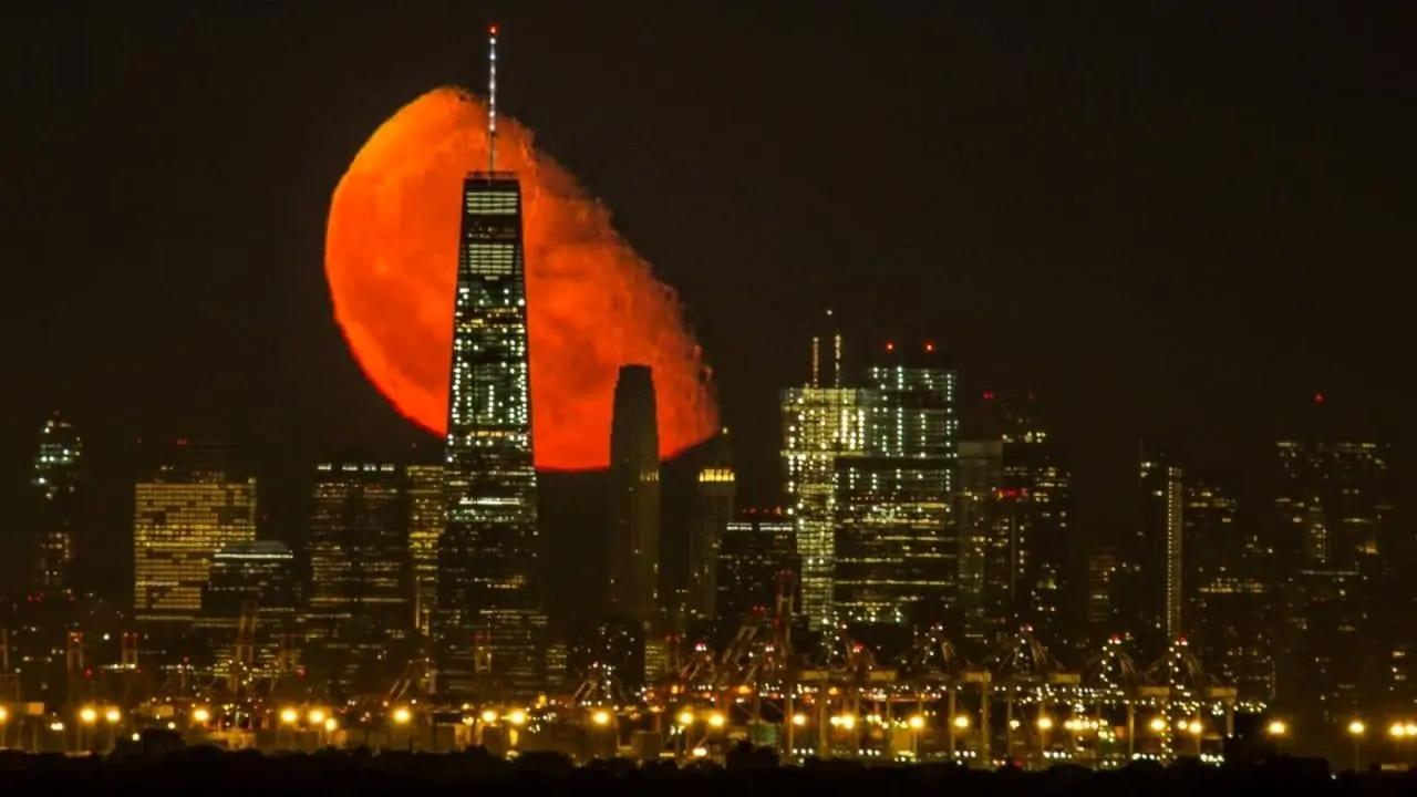 ماه‌‌گرفتگی در برازیلیا، مکزیکوسیتی، نیویورک و لیورپول + عکس