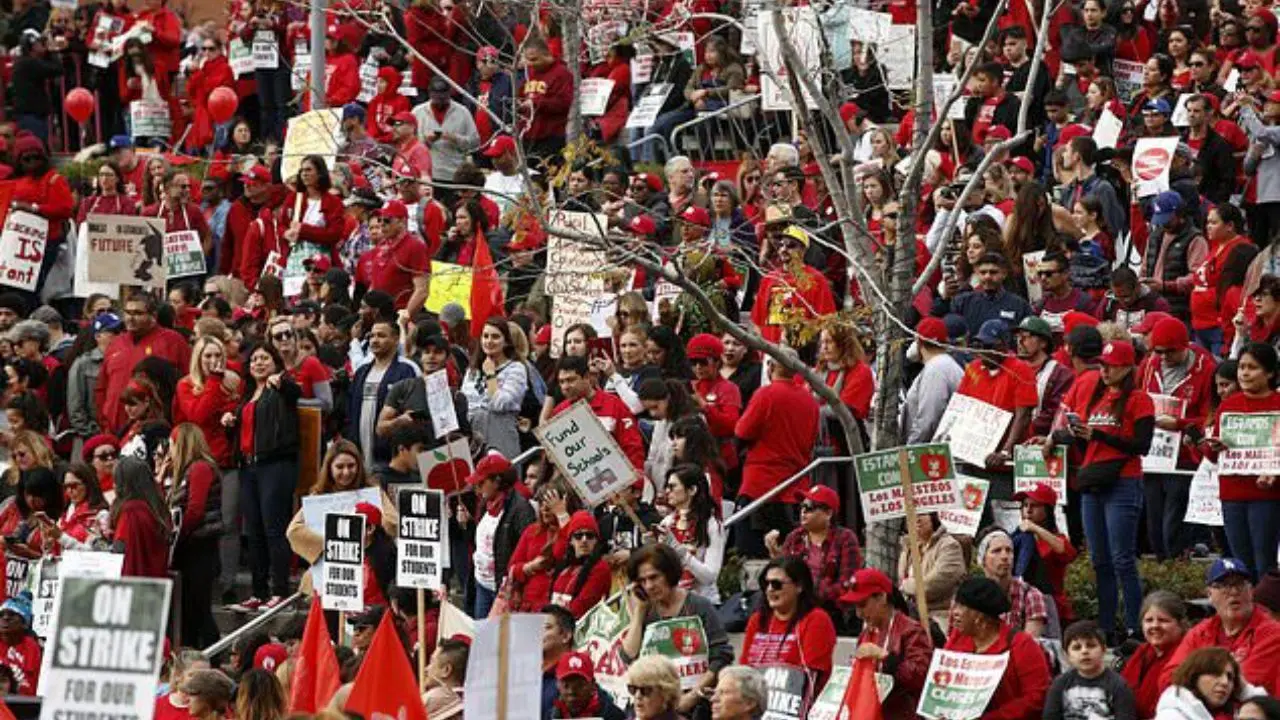 اعتصاب آموزگاران لس‌آنجلسی به روز پنجم کشیده شد