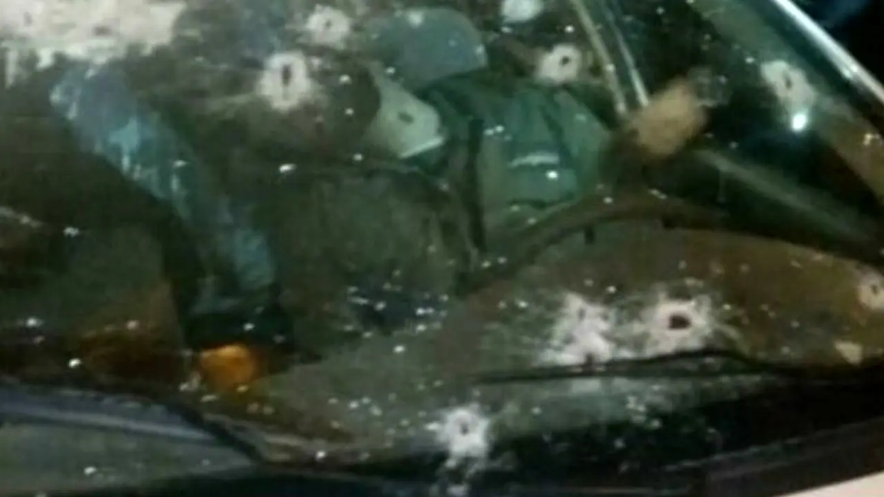 حمله  اشرار مسلح به خودروی نیروی انتظامی در سربندر