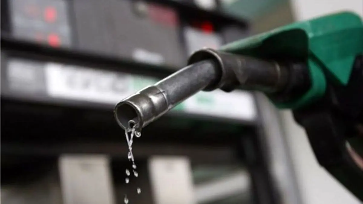 ایرانی‌ها چند میلیون لیتر بنزین اضافه مصرف می‌کنند؟
