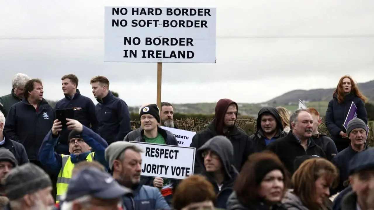تظاهرات ایرلندی‌ها در مرز ایرلند شمالی