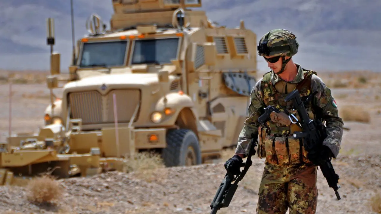 خروج نظامیان ایتالیا از افغانستان در دست بررسی است