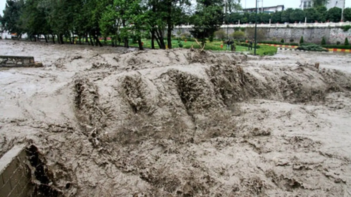 طغیان رودخانه در رودان جان یک نفر را گرفت