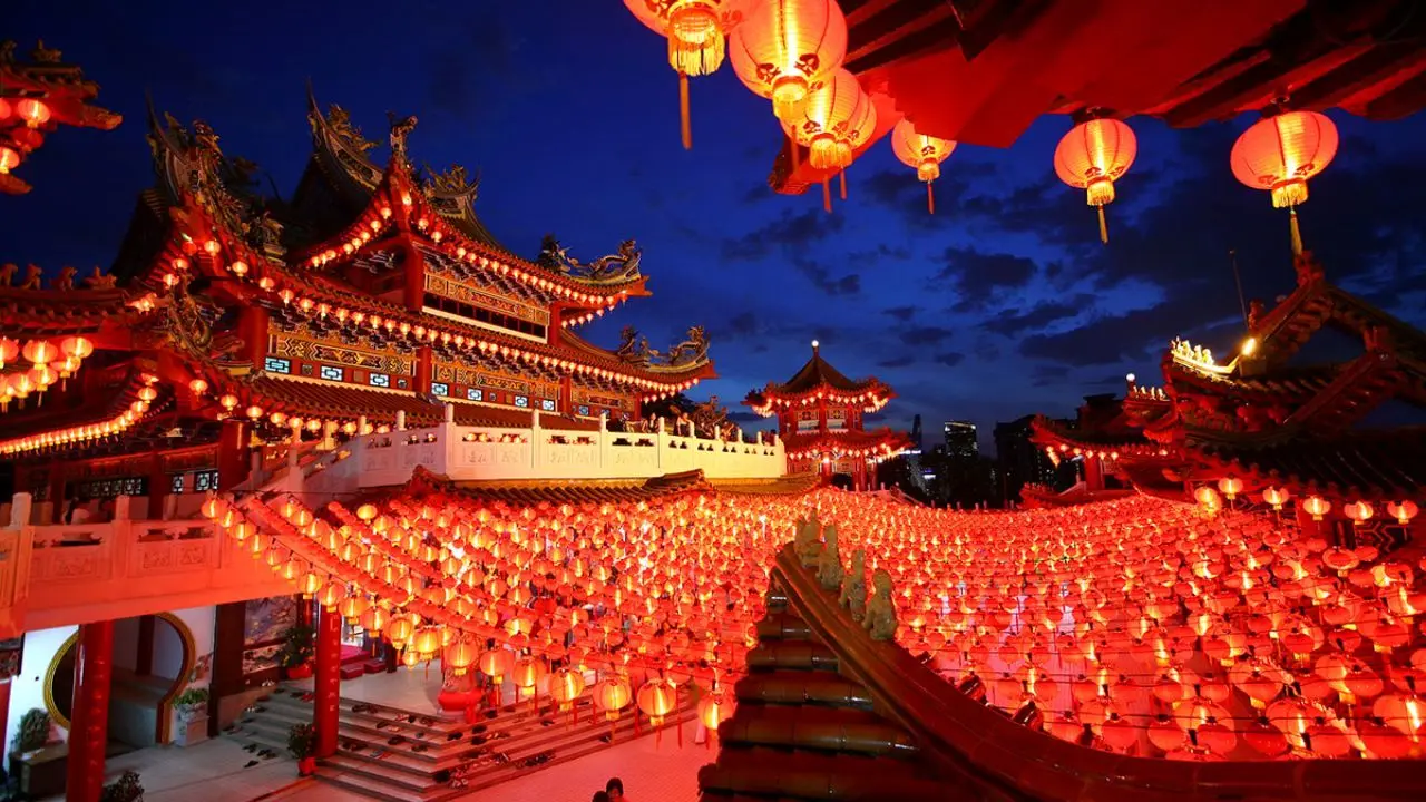 جشن سال نوی چینی با فانوس‌های رنگارنگ + فیلم
