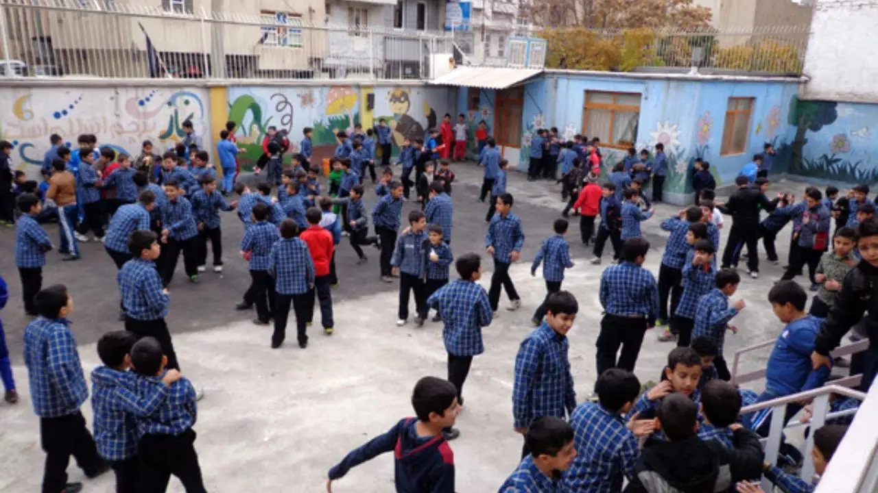 مدارس یکشنبه 21 بهمن تعطیل نیستند