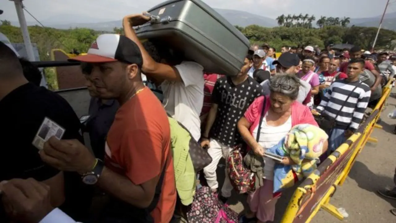 ترک روزانه 5000 نفر از ونزوئلا
