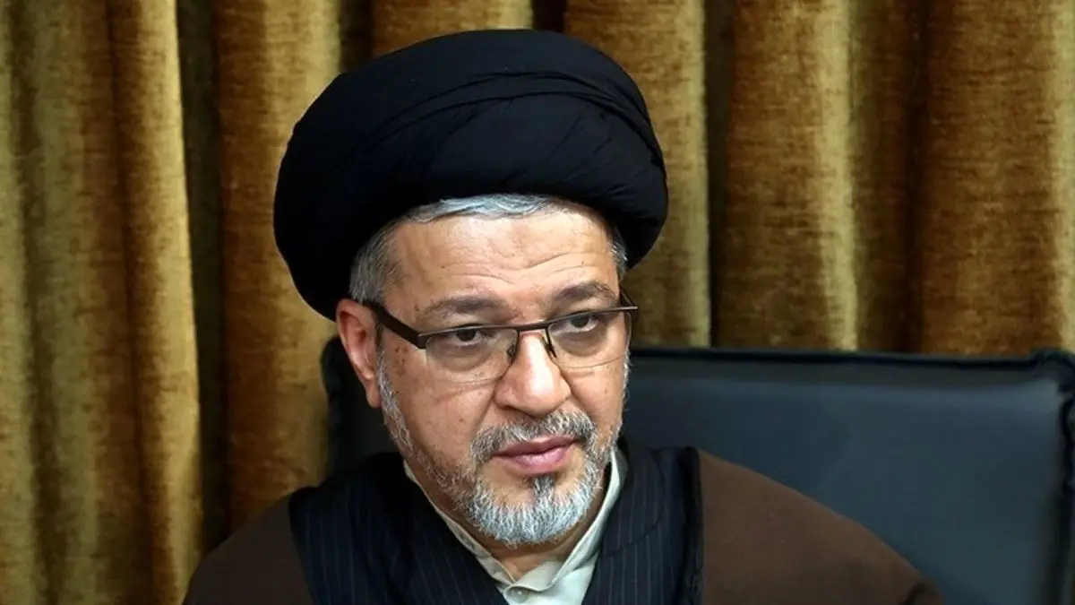 تجهیزات الکترونیک و اینترنت را به خدمت انقلاب دربیاوریم