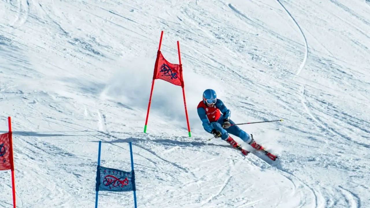 آغاز مسابقات بین‌المللی اسکی معلولان در دیزین با حضور 4 تیم خارجی