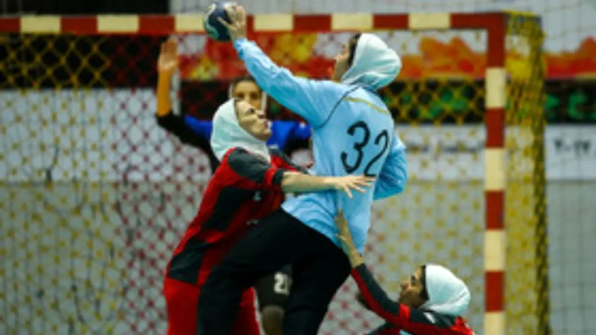 تکرار قهرمانی لارستان در لیگ برتر هندبال زنان