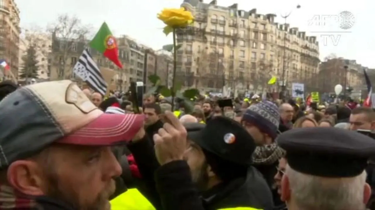 دوازدهمین هفته اعتراضات جلیقه زردها با تصویری از چه‌گوارا + ویدئو