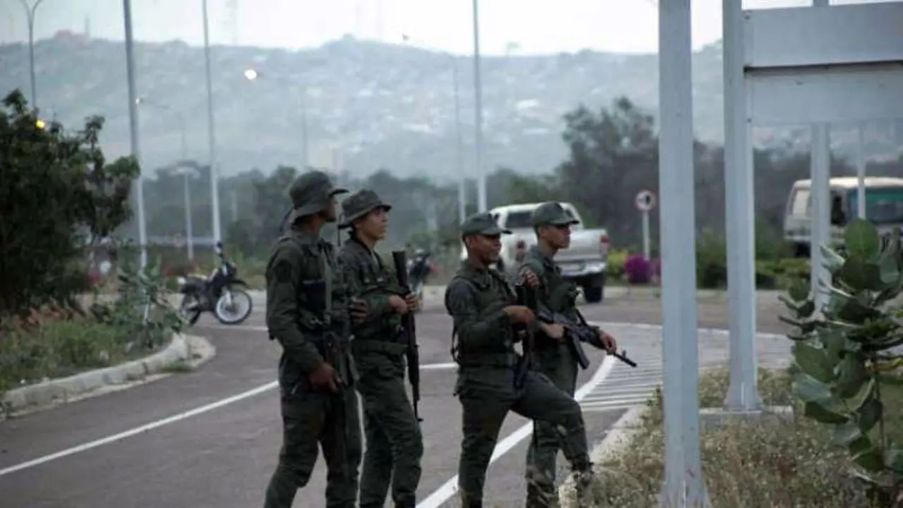 استقرار یگان ویژه ارتش ونزوئلا در مرز کلمبیا