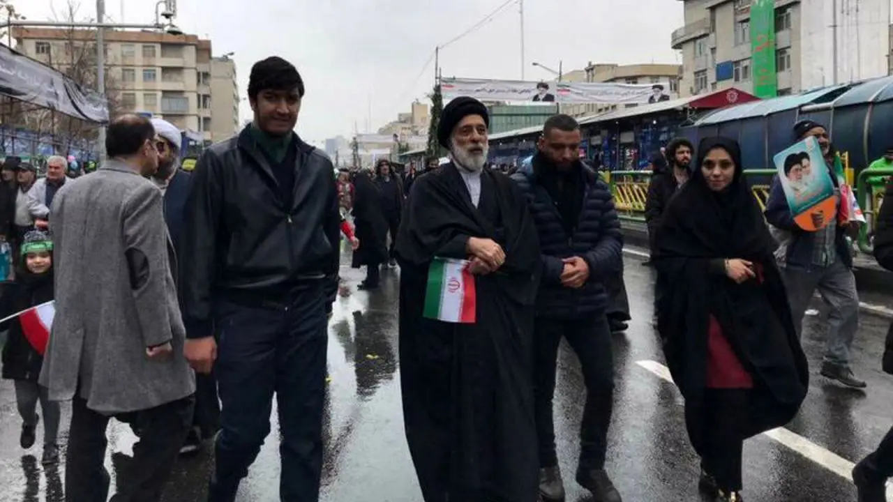 حضور هادی خامنه‌ای در راهپیمایی 22 بهمن