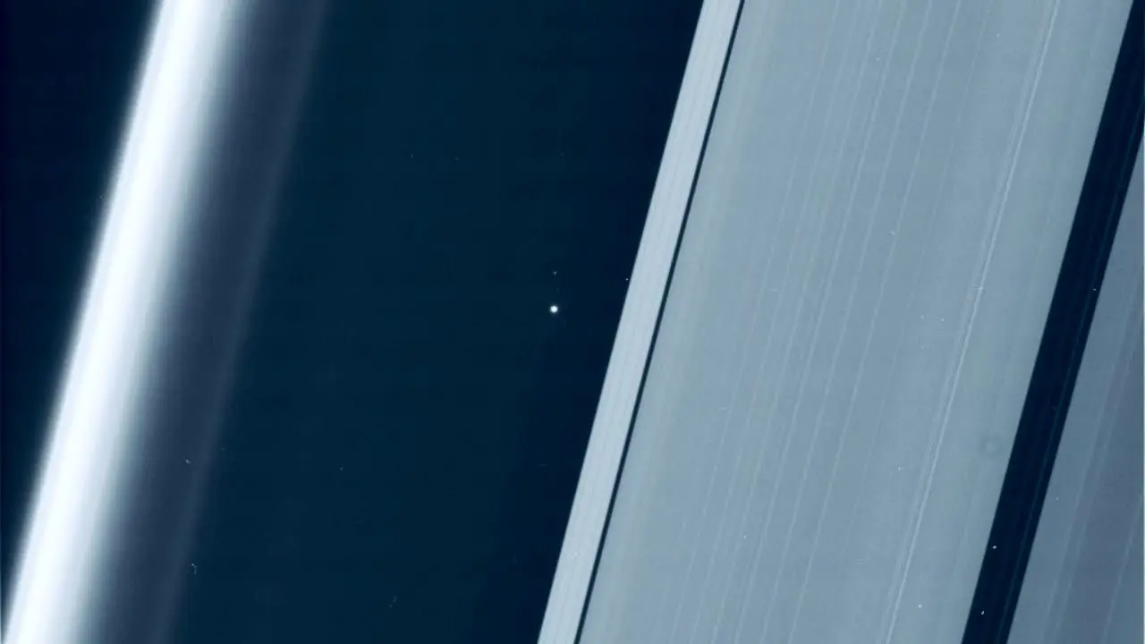 عکس روز ناسا، نقطه کوچکی به نام زمین