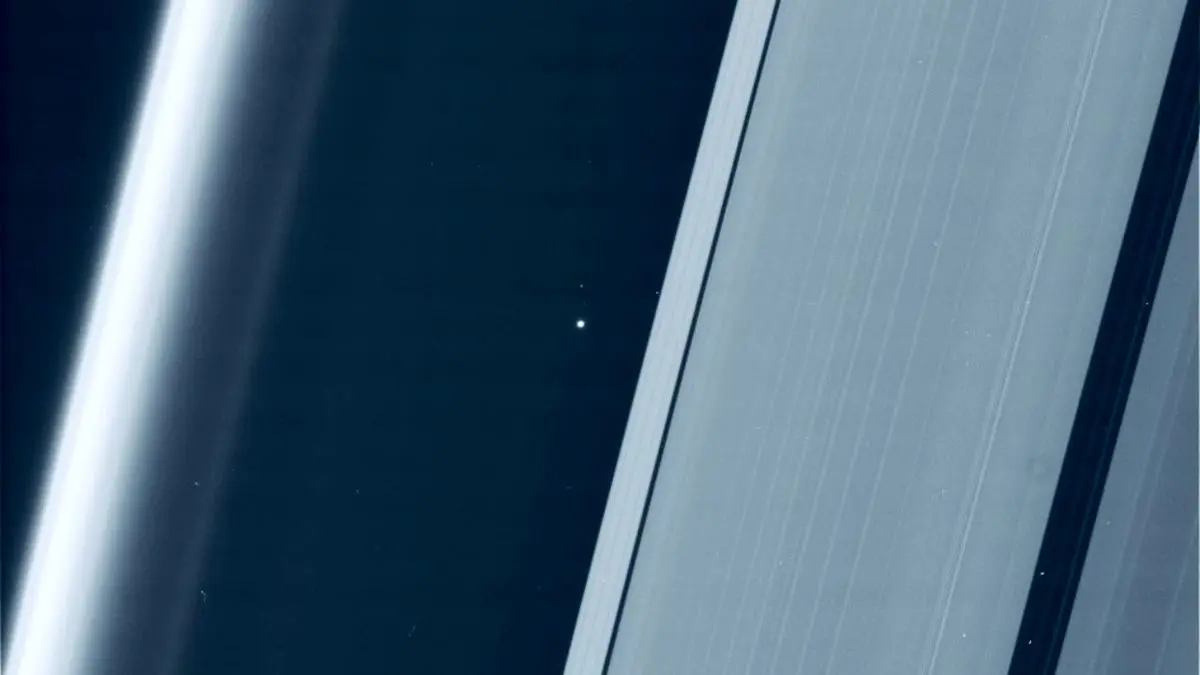عکس روز ناسا، نقطه کوچکی به نام زمین