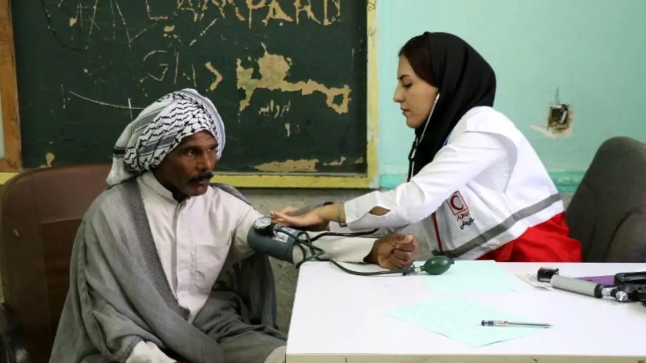 2500 پزشک در مناطق محروم خدمات درمانی رایگان ارائه می‌دهند