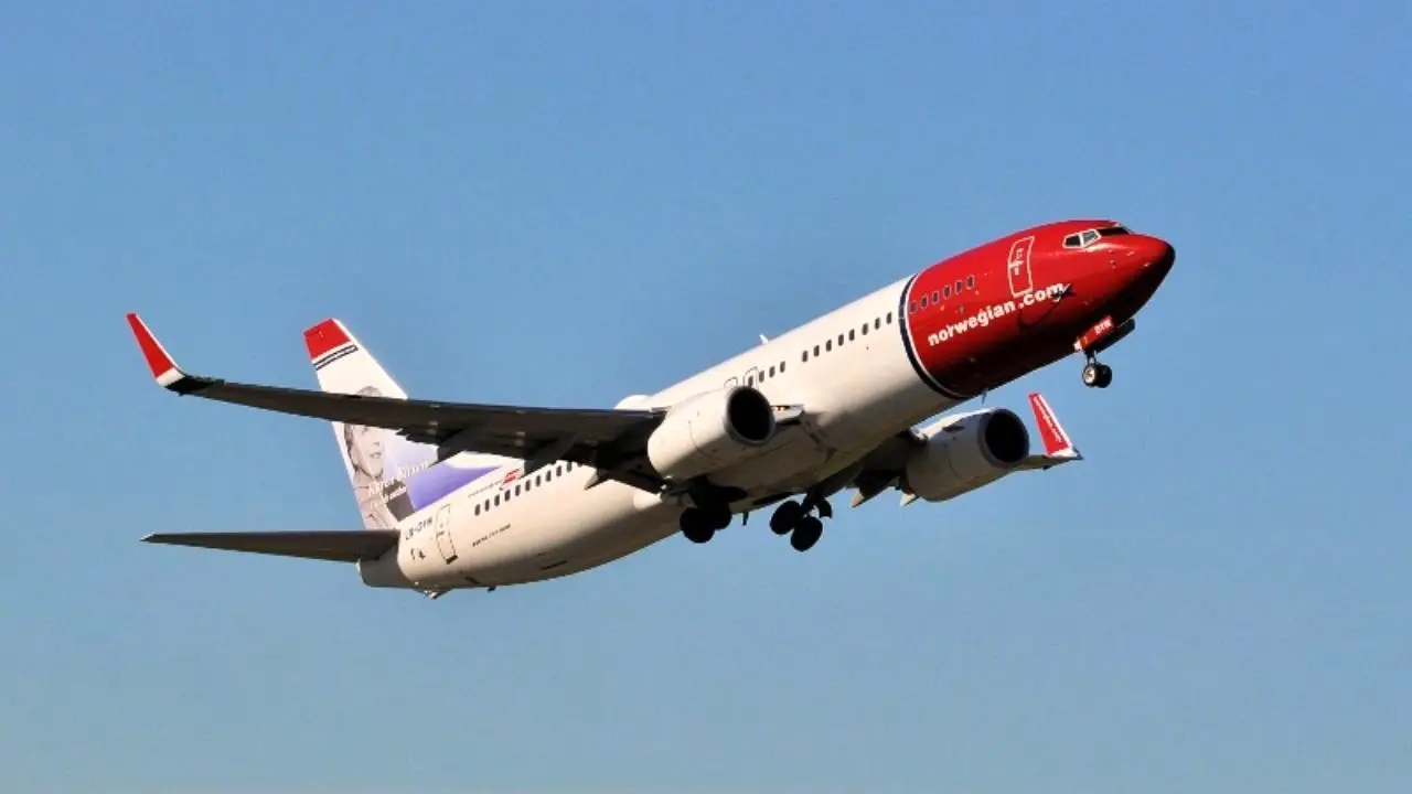 هواپیمای نروژی خاک ایران را ترک کرد