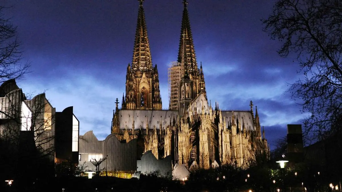 نمایی زیبا از کلیسای جامع شهر کلن آلمان + عکس