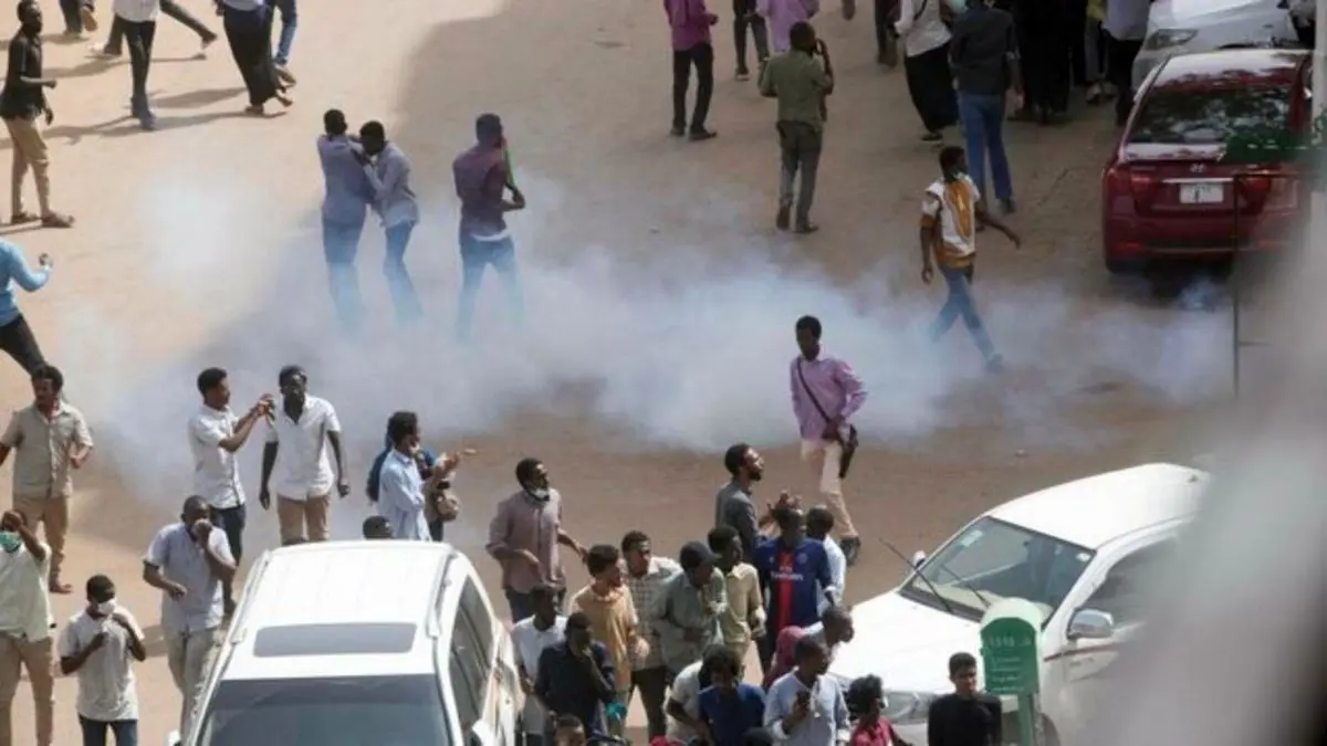 تظاهرات شبانه سودانی‌ها همزمان با قطعی سراسری برق