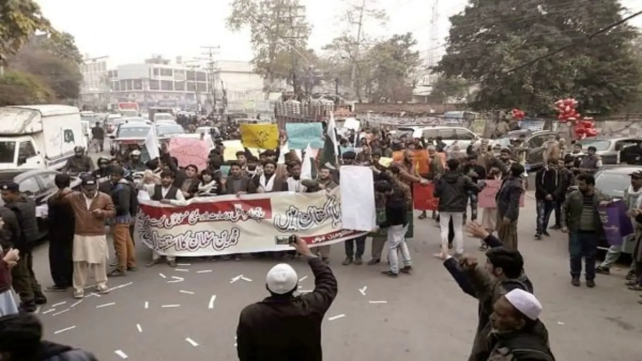 تظاهرات پاکستانی‌ها در اعتراض به سفر «بن‌سلمان» به این کشور