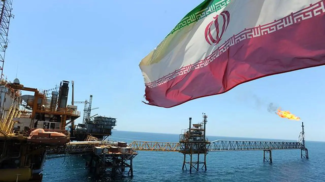 فهرست معافیت از تحریم‌های نفتی ایران کوچک می‌شود