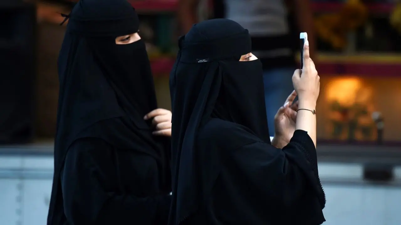 ریاض از برنامه وزارت کشور برای کنترل زنان عربستانی دفاع کرد