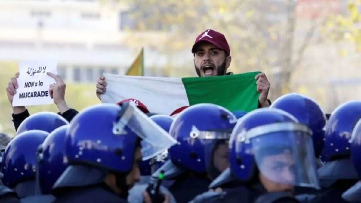 دانشجویان الجزایری علیه کاندیداتوری مجدد بوتفلیقه تظاهرات کردند