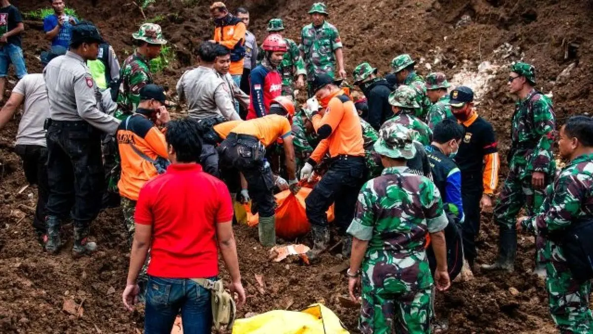 ریزش معدن در اندونزی 60 نفر را مدفون کرد + ویدئو
