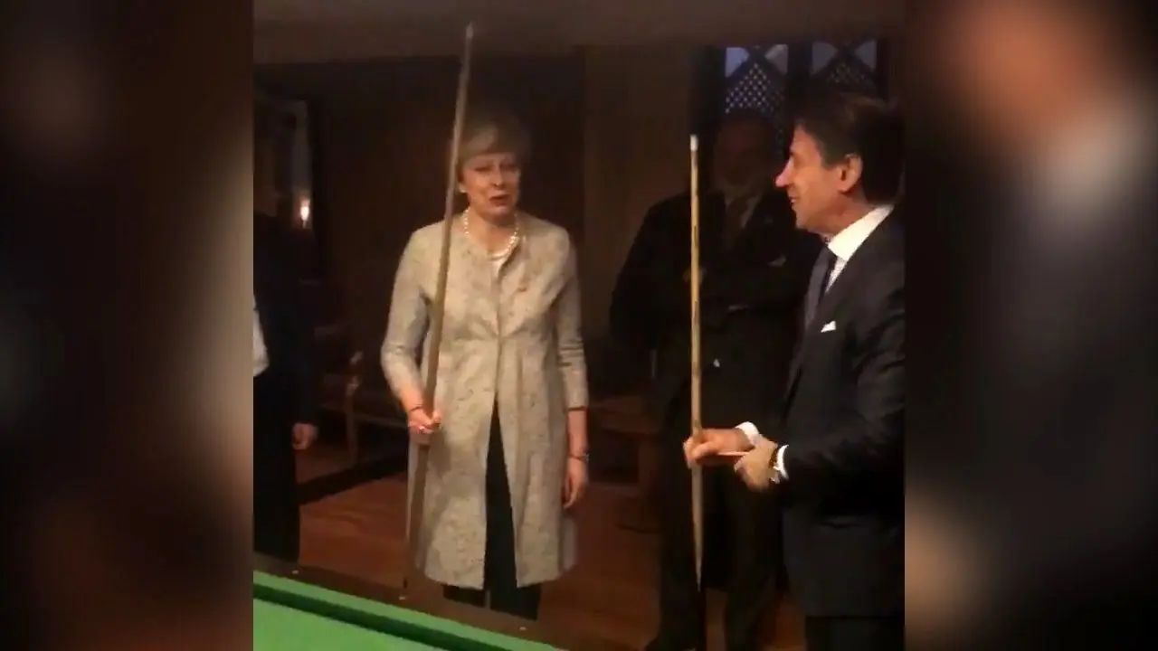 بازی بیلیارد نخست‌وزیران بریتانیا و ایتالیا در شرم‌الشیخ + ویدئو